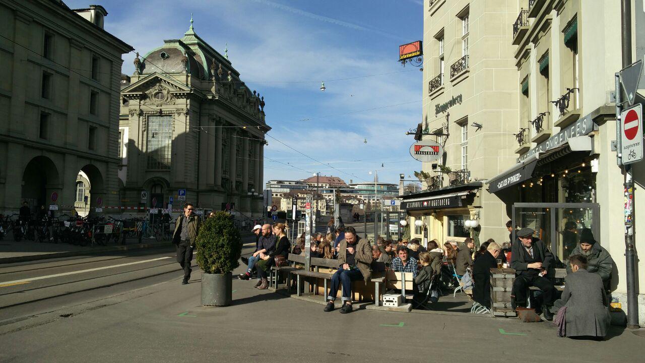 People of Bern enjoying a warm Sunday afternoon in early March.
